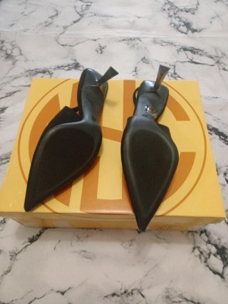 Zapatos de tacón negros