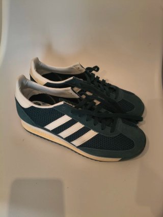 Tenis Adidas Verdes y Blanco.A estrenar.
