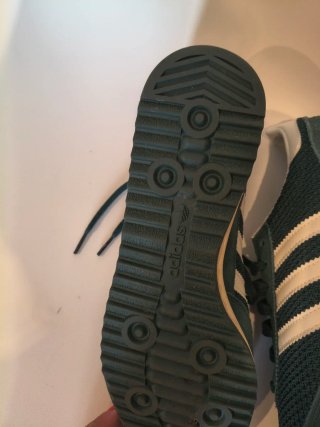 Tenis Adidas Verdes y Blanco.A estrenar.