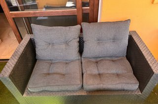 Set mobiliario jardín con cojines gordos