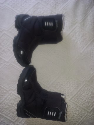 Botas nieve Decathlon SH100 negras. Talla 26