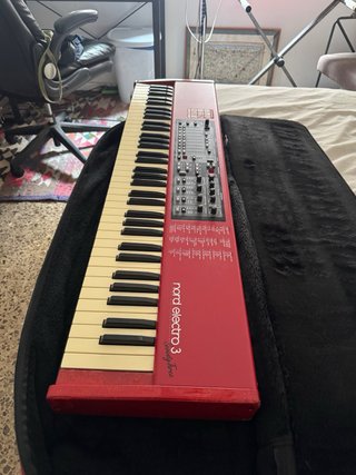Nord Electro 3 73 Teclas