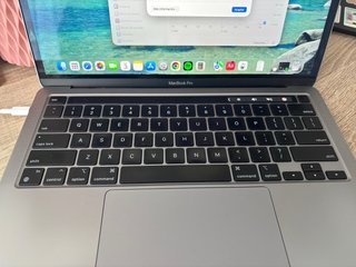 Macbook Pro M2 16GB de 8 núcleos y 256GB