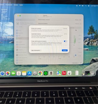 Macbook Pro M2 16GB de 8 núcleos y 256GB
