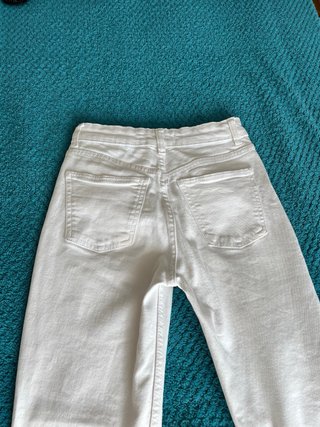 Vaqueros blancos Zara