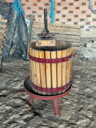 Prensa de Uvas de Madera