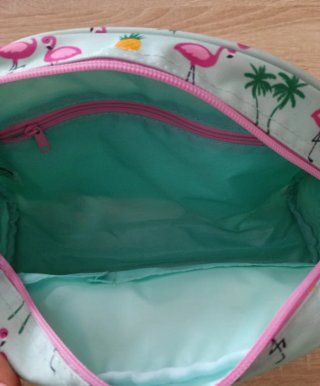 Mochila Glow Lab + estuche + neceser a juego