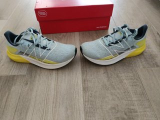 New Balance FuelCell Propel Mujer T40.5