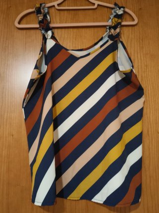 Blusa de tirantes con rayas multicolor