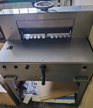 GUILLOTINA PROFESIONAL ELECTRICA MARCA IDEAL
