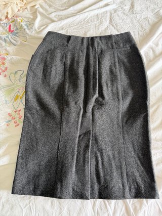 Falda gris elegante