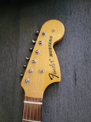 Fender Mustang CIJ Guitarra Eléctrica