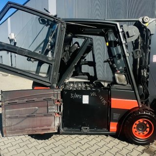 Carretilla elevadora Linde E40 con carga lateral