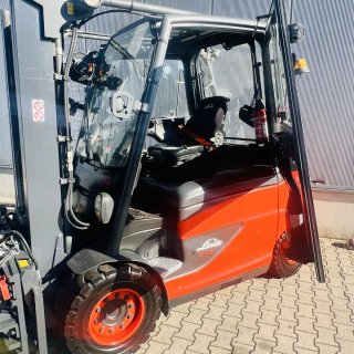 Carretilla elevadora Linde E40 con carga lateral