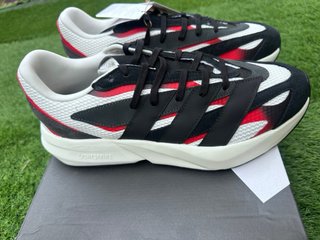 Zapatillas Adidas Lightblaze Negras y Rojas
