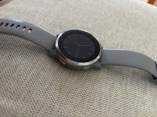 Garmin Vivoactive 4S Gris