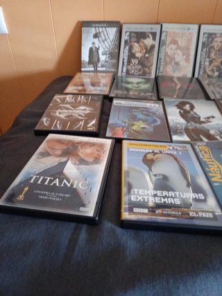 Lote de DVDs de Películas Variadas