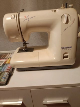 Máquina de coser Wertheim C-8