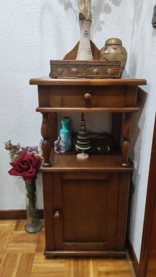 Mesita de madera para recibidor