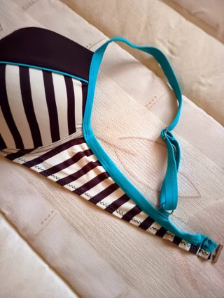 Parte superior bikini rayas marrón y beige