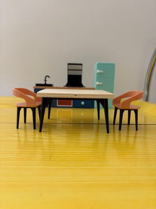 Muebles marca Playtiv para casa de muñecas