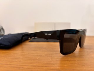 Gafas de sol Prada negras Sin uso