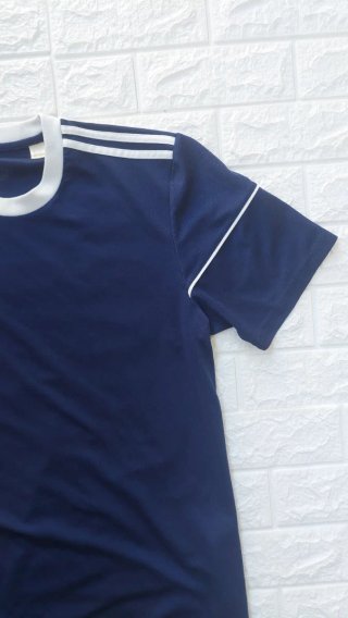 T-shirt adidas blu navy taglia M ottime condizioni