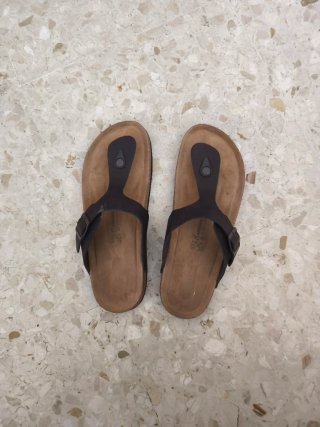 Sandalias de hombre 45 dos pares