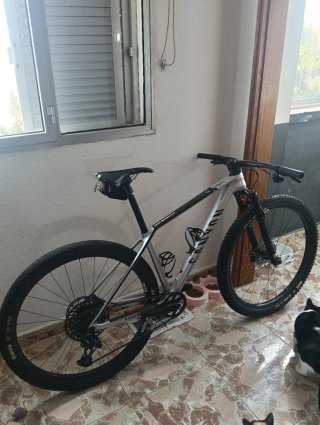 Canyon Exceed CF7