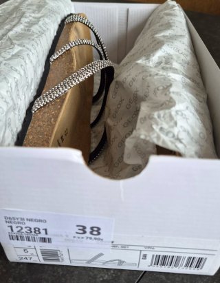 Sandalias Geox Beige y Plateadas Talla 38