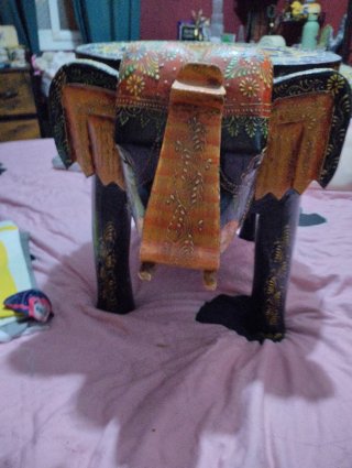 Taburete elefante de madera decorado