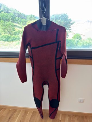 Traje de neopreno deeply limitless 4/3 talla MT