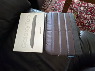 Samsung Galaxy Tab A9+ con funda