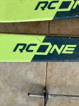 Esquís Fischer RC ONE 73 XTR 165cm con bastones