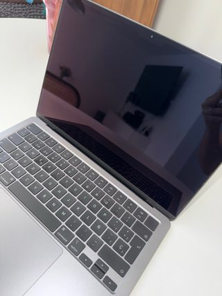 MacBook Air M2 13,6” (2022) 8 GB / 256 GB - nuevo