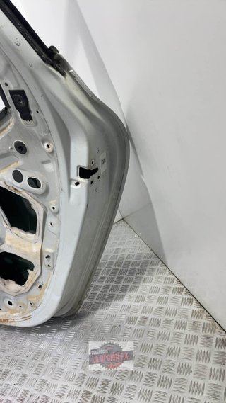PUERTA TRASERA DERECHA Renault Clio IV (2012->)