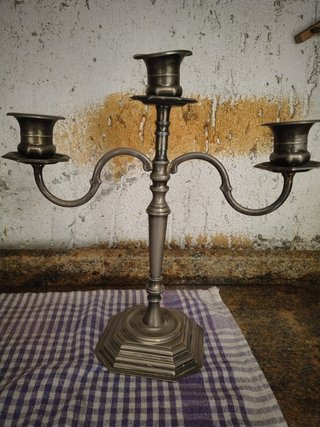 Candelabro in peltro a 3 bracci