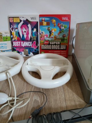 Console Nintendo Wii + 3 Giochi + Volante e accesso