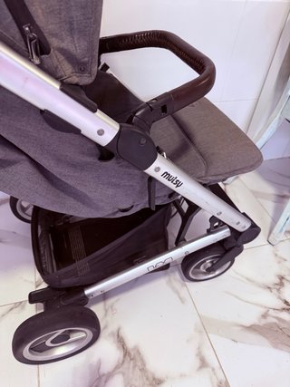 Silla de paseo Mutsy gris
