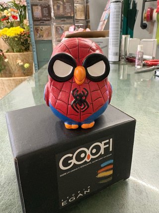 Goofo Egan Spiderman gufo decorativo