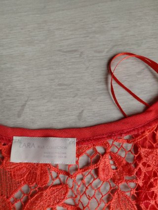 Blusa Zara encaje coral
