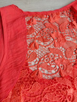 Blusa Zara encaje coral
