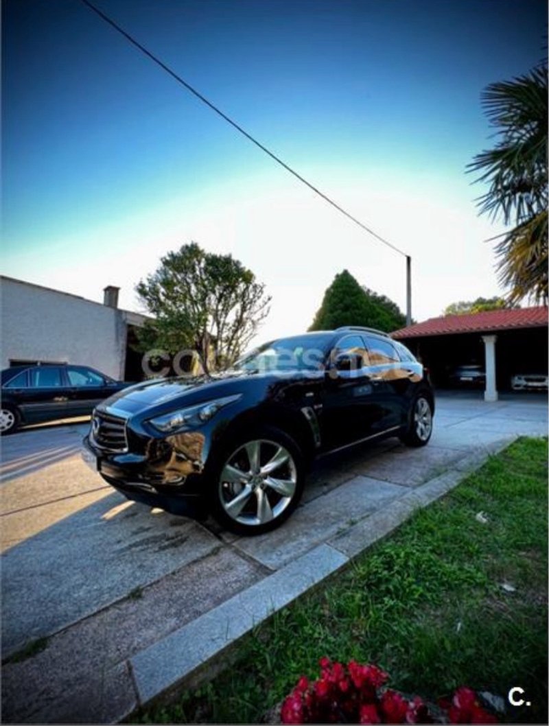 Infiniti QX70 2016 - foto 1