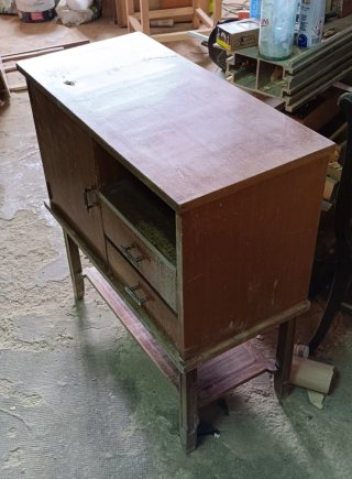 Mueble para restaurar con dos cajones y puerta