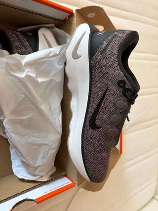 Nike Renew Run negras, nuevas, con caja original.