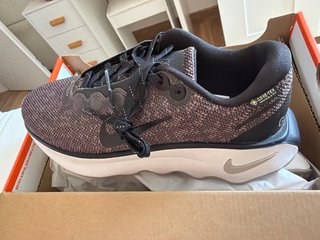 Nike Renew Run negras, nuevas, con caja original.