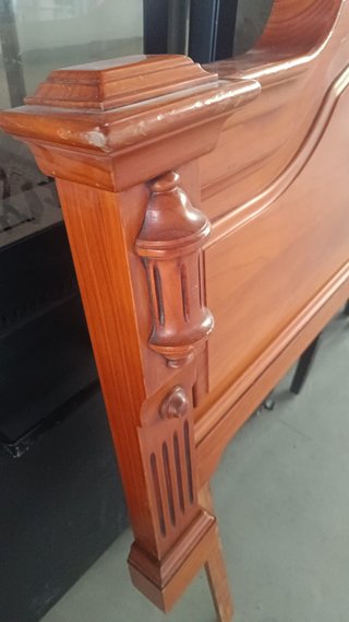 Cabecero de Cama de Madera.