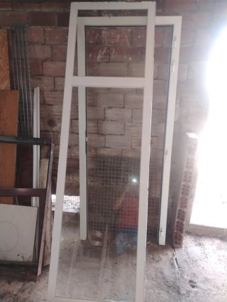 Puerta de aluminio con cristal