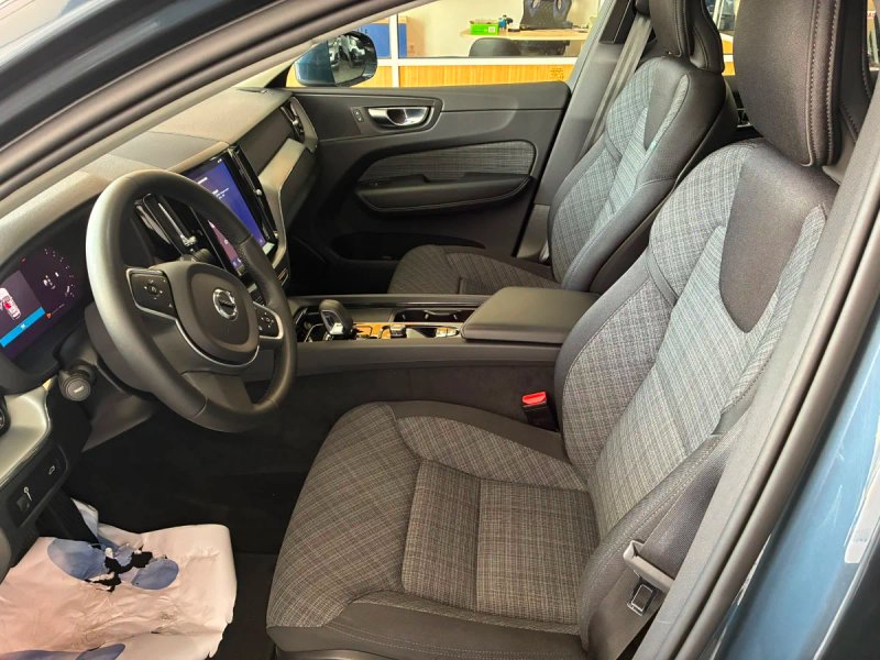 Volvo XC60 2022, foto 4