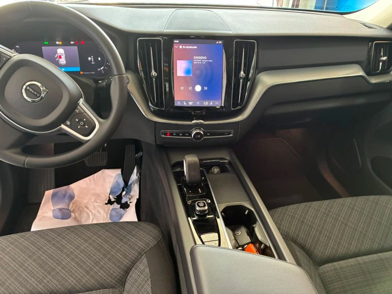Volvo XC60 2022, foto 6